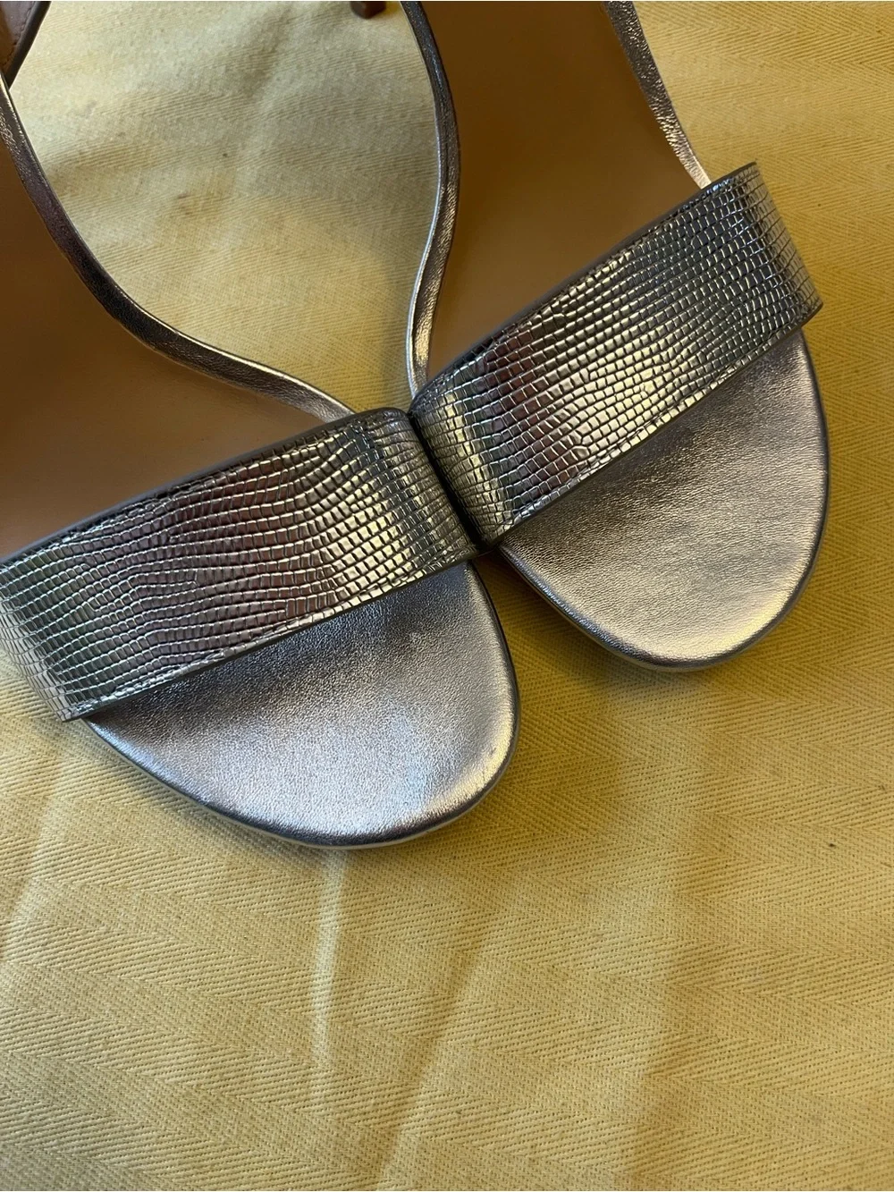 Lauren Ralph Lauren Silver Metallic Textured Stiletto Sandals size 9B